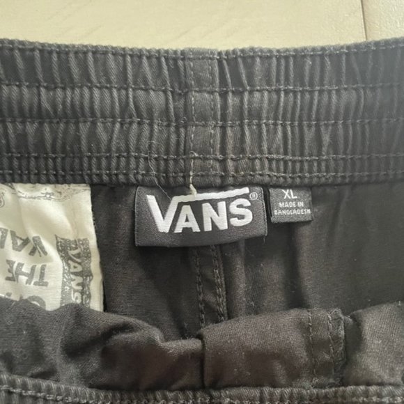 Vans Mens black shorts - Picture 3 of 4